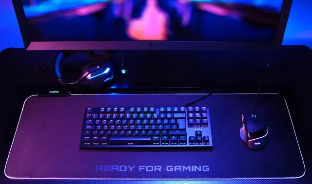 The Best Accessories to Pair with Your Gaming Mousepad For a
