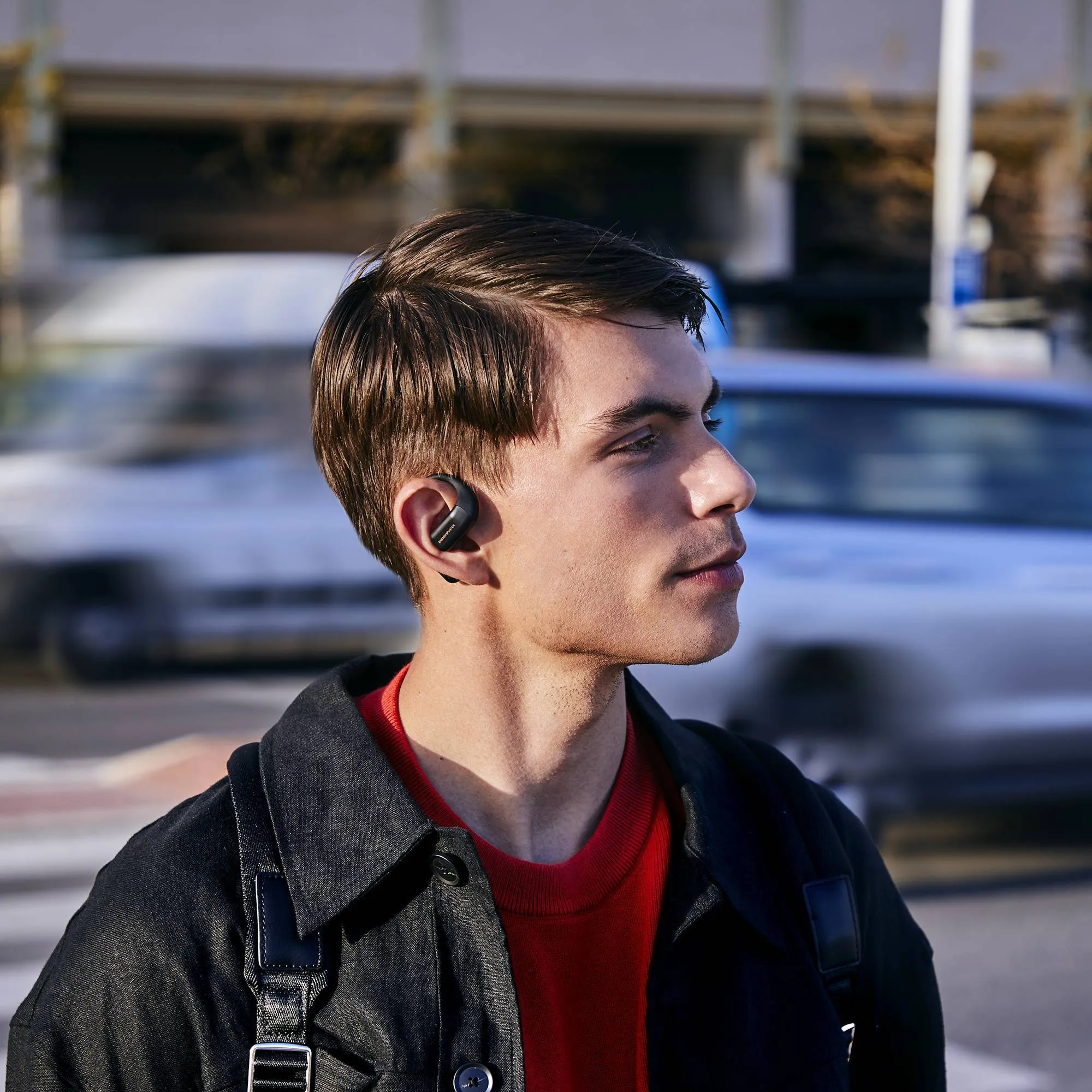 With OpenWave earphones, enjoy your music while being connected to your environment.